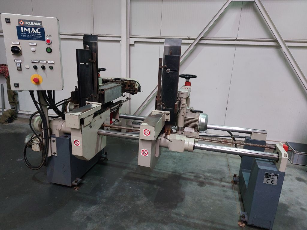 Podajnik formatujący Friulmac do strugarki czterostronnej
